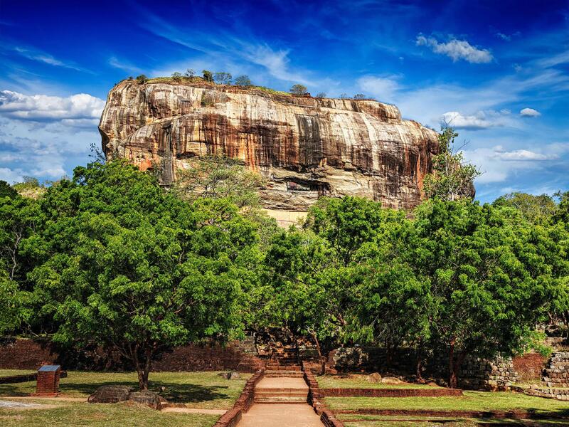 Rundreisen Sri Lanka: Zwischen Tempeln, Teebergen & Traumstränden 15-tägig inkl. Flüge 3.5-Sterne/4-Sterne-Hotels mit Halbpension / 5-Sterne-Hotel