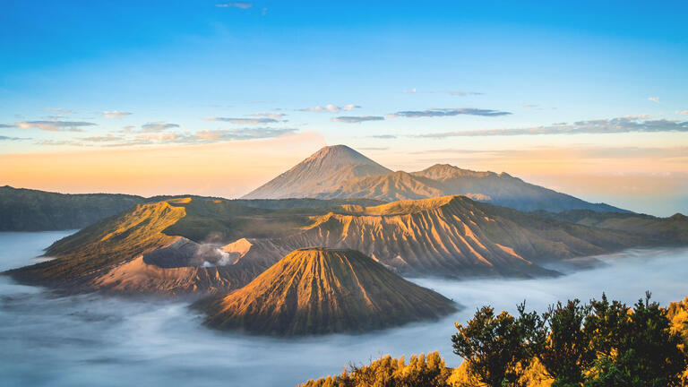 Rundreisen Indonesien - Java & Bali: Magische Momente zwischen Borobudur und Bromo Vulkan