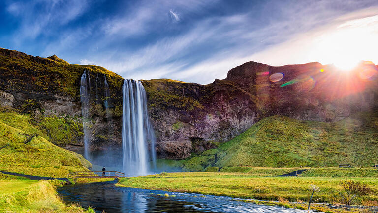 Kreuzfahrten Island: Kreuzfahrt mit der Celebrity Silhouette ab/an Reykjavík inkl. Island-Rundreise
