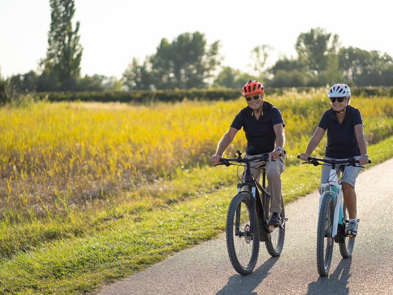 Kreuzfahrten Donau: Rad & Schiff Flusskreuzfahrt mit MS SE-MANON ab/an Passau mit Budapest 7 Nächte Premium-Schiff mit Vollpension  Inkl. 7-Gang-Leih