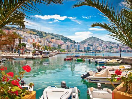 7 oder 14 Tage Flugreisen Albanien: Badeurlaub im Hotel Nertili in Saranda