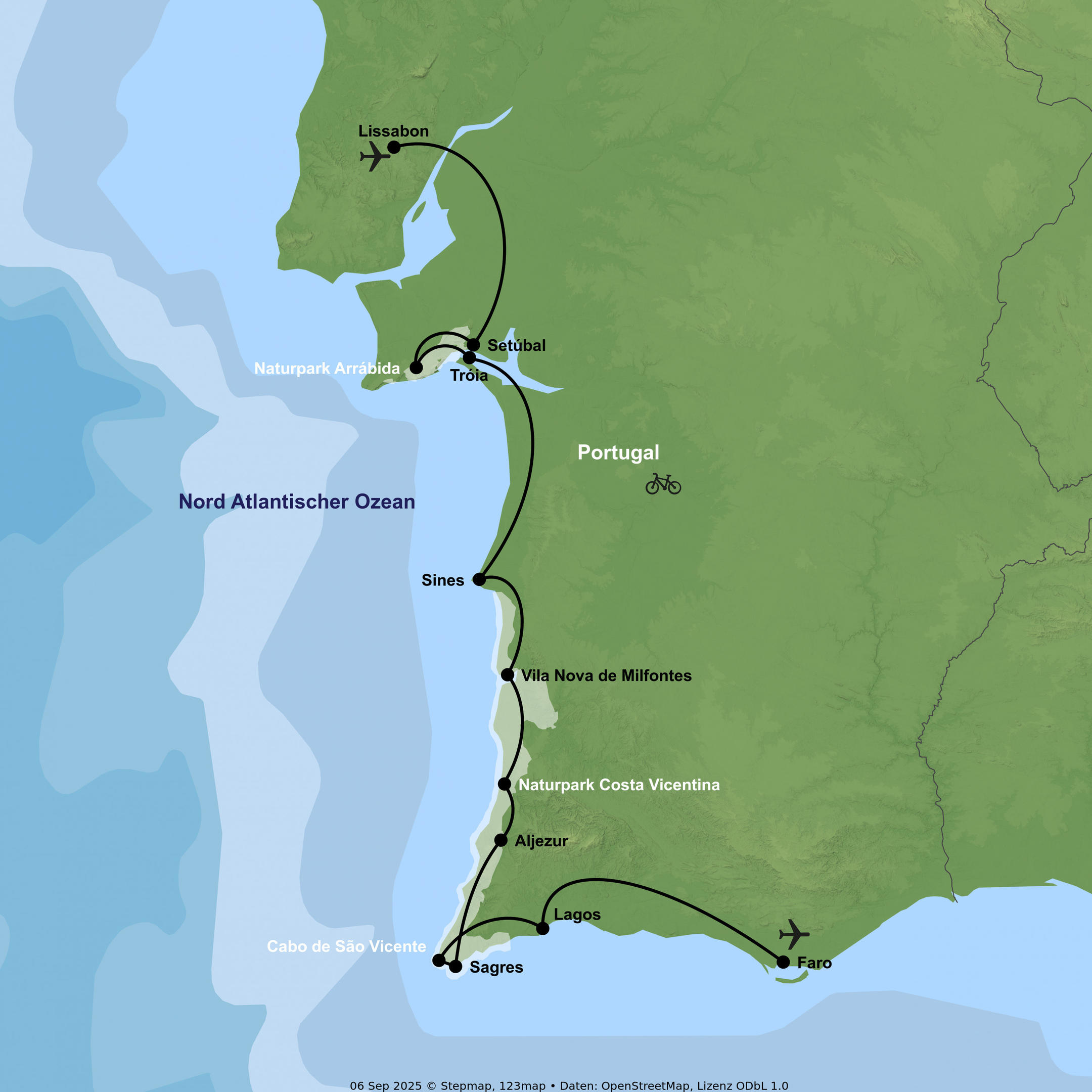 Radeln entlang der Küste zwischen Klippen und Stränden