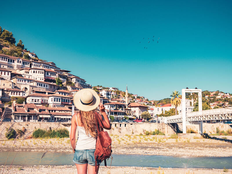 Rundreisen Albanien: Kultur, Kulinarik & Küste ohne Hotelwechsel 8-tägig inkl. Flüge 4-Sterne-Hotel mit Halbpension Inkl. 2 Ausflügen i. W. v. ca.