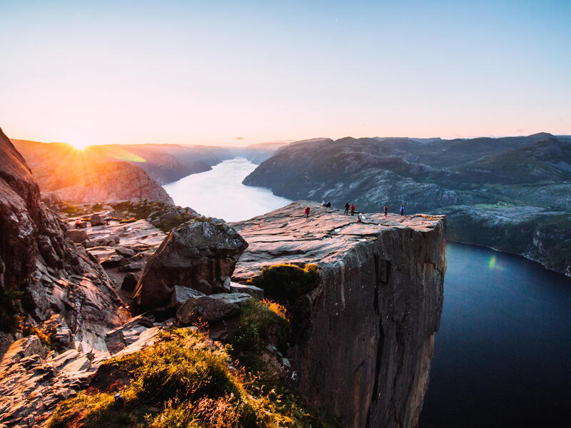 Kreuzfahrten Norwegen: Kreuzfahrt mit MSC Magnifica ab/an Warnemünde 7 Nächte Premium-Schiff mit Vollpension Inkl. Hotel-Servicegebühr an Bord i. W