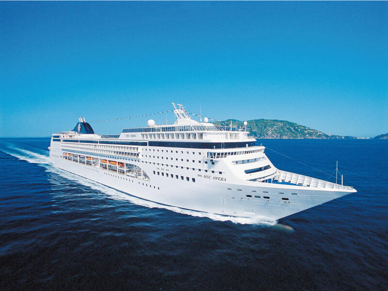 Kreuzfahrten Transatlantik: Kreuzfahrt mit der MSC Opera von Barcelona bis La Romana 23-tägig inkl. Flüge Premium-Schiff mit Vollpension Inkl. Hotel