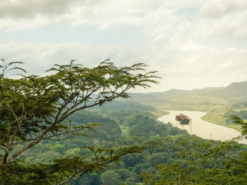 Kreuzfahrten Transatlantik, Panamakanal & Südamerika: Kreuzfahrt mit Oosterdam von Barcelona bis Buenos Aires 48-tägig inkl. Flüge 4-Sterne-Hotel m