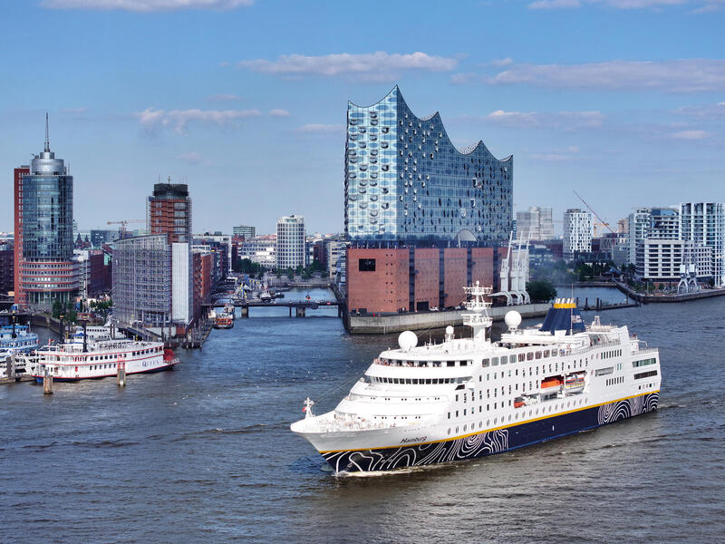 Kreuzfahrten Weltkreuzfahrt: Kreuzfahrt mit MS Hamburg ab/an Hamburg inkl. 1 Galanacht in Hamburg 146 Nächte 4-Sterne Hotel mit Frühstück und Gala-