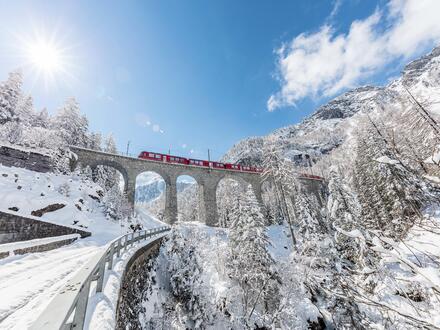 1 Woche Eigene Anreise Schweiz - Graubünden: Bahnreise auf legendären Strecken in der 1. Klasse 1 Woche Eigene Anreise Schweiz - Graubünden: Bahnreise auf legendären Strecken in der 1. Klasse