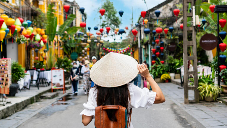 Kreuzfahrten Südostasien, Malediven & Oman: Kreuzfahrt mit der VASCO DA GAMA von Ho-Chi-Minh bis Salalah inkl. Vietnam- & Kambodscha-Rundreise und Baden im Oman