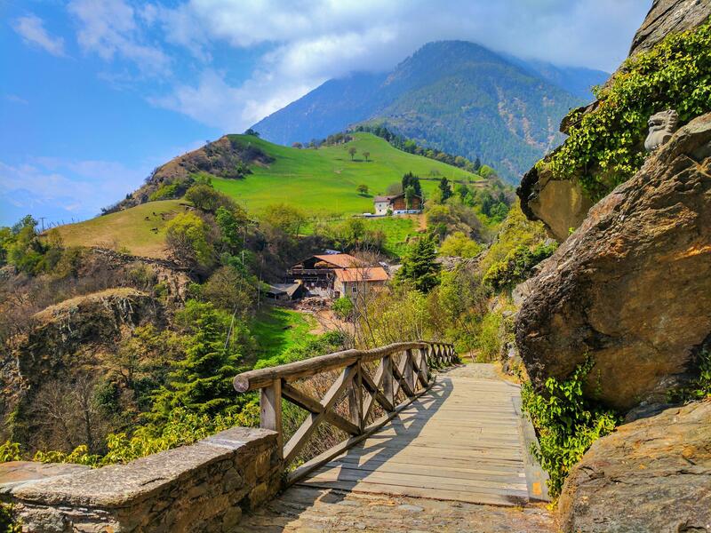Eigene Anreise Italien: Geführte Wanderreise von Meran bis zum Gardasee 6 Nächte Mittelklasse- bzw. 3-Sterne-Hotels mit Halbpension Inkl. 5 geführt