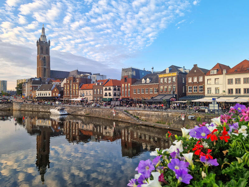 Niederlande - Maas - Flusskreuzfahrt mit Rad & Schiff MS Poseidon ab/an Arnheim Niederlande - Maas - Flusskreuzfahrt mit Rad & Schiff MS Poseidon ab/an Arnheim