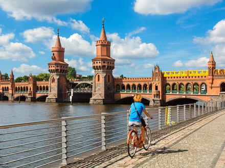 Kreuzfahrten Spree & Havel: Flusskreuzfahrt per Rad & Schiff mit Clair de Soleil ab/an Berlin